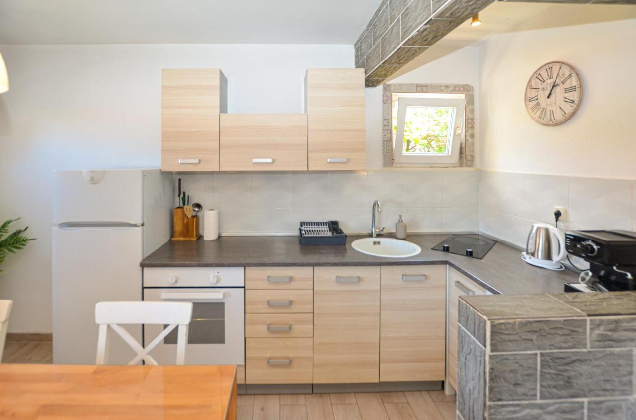 Apartments Iris Ровинь Экстерьер фото