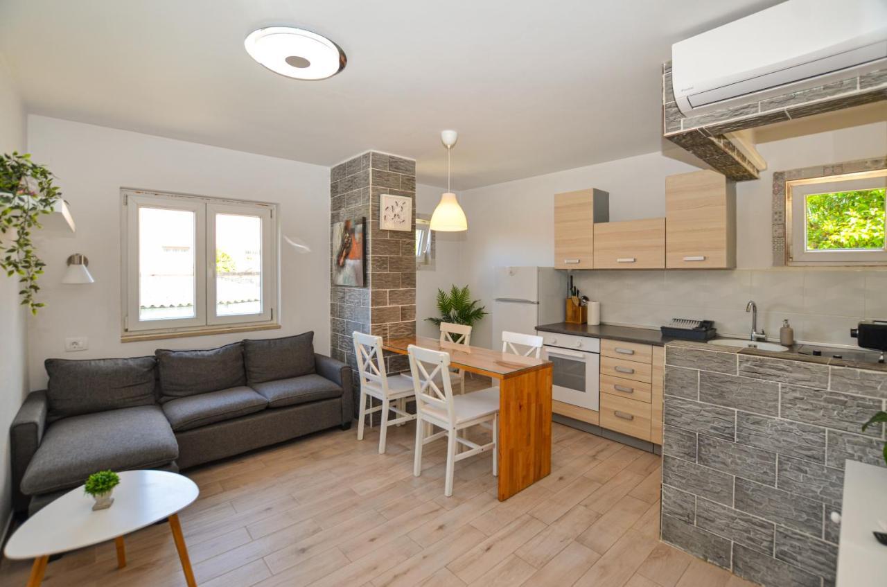 Apartments Iris Ровинь Экстерьер фото