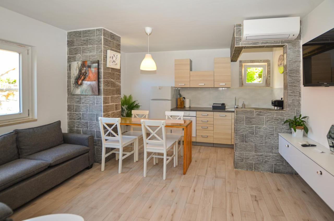 Apartments Iris Ровинь Экстерьер фото