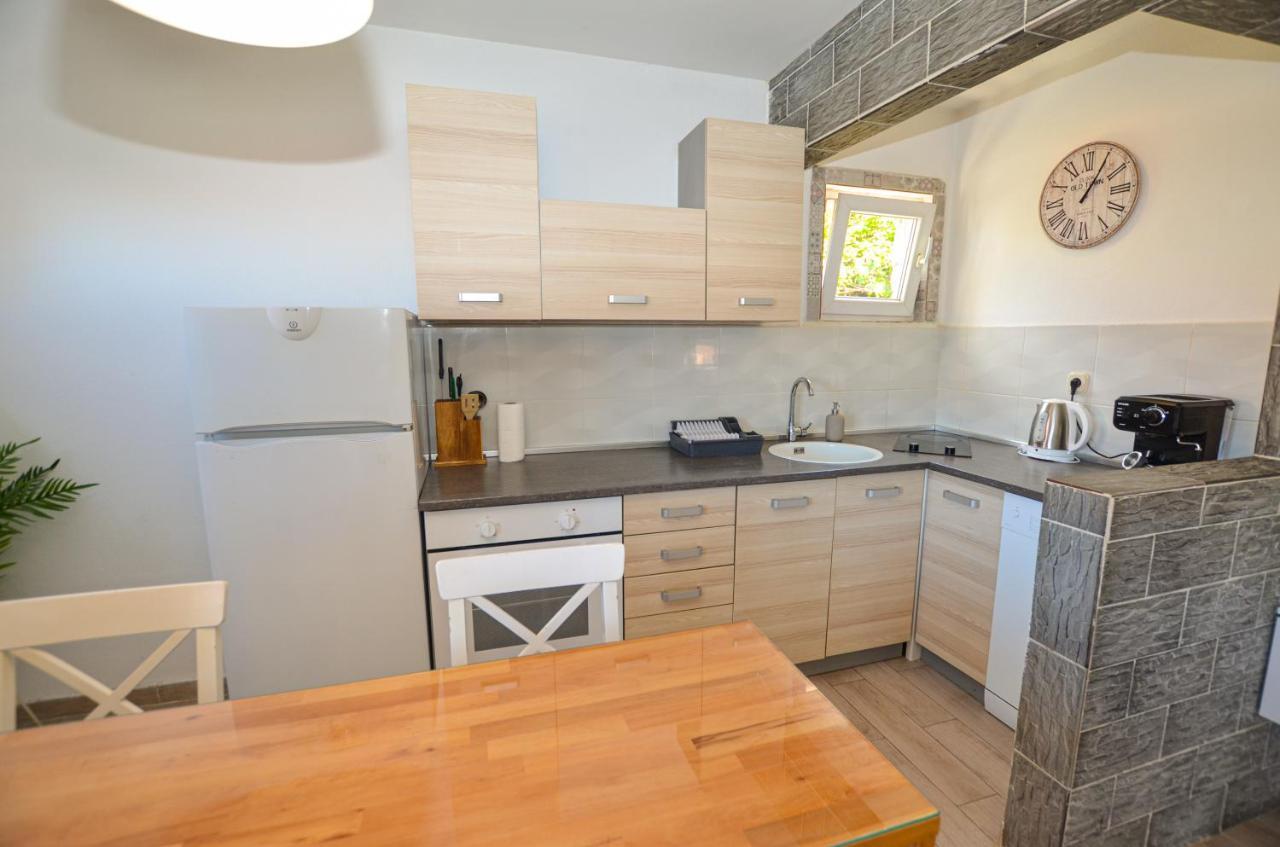 Apartments Iris Ровинь Экстерьер фото