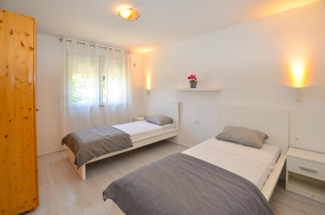 Apartments Iris Ровинь Экстерьер фото